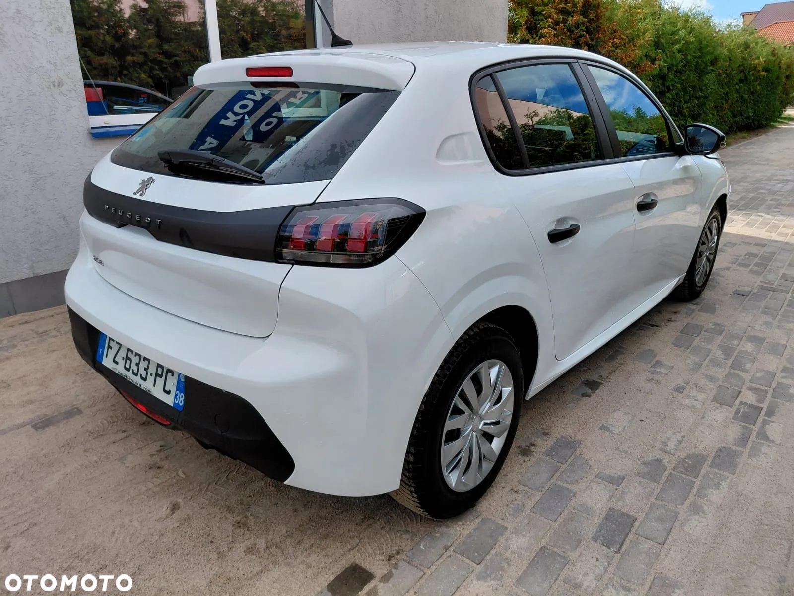 Peugeot 208 - 5