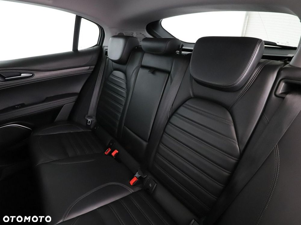 Alfa Romeo Stelvio 2.0 Turbo 16V AT8-Q4 Lusso - 18
