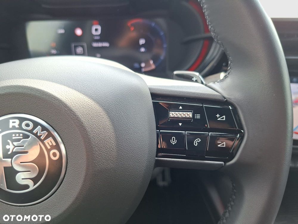 Alfa Romeo Junior 1.2 mHEV Ibrida Speciale eDCT - 14
