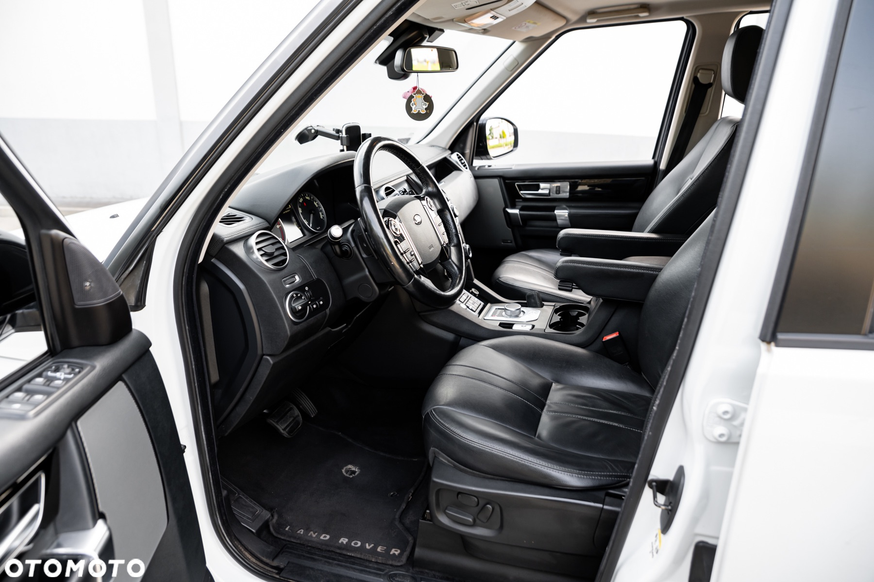 Land Rover Discovery SD V6 HSE - 16