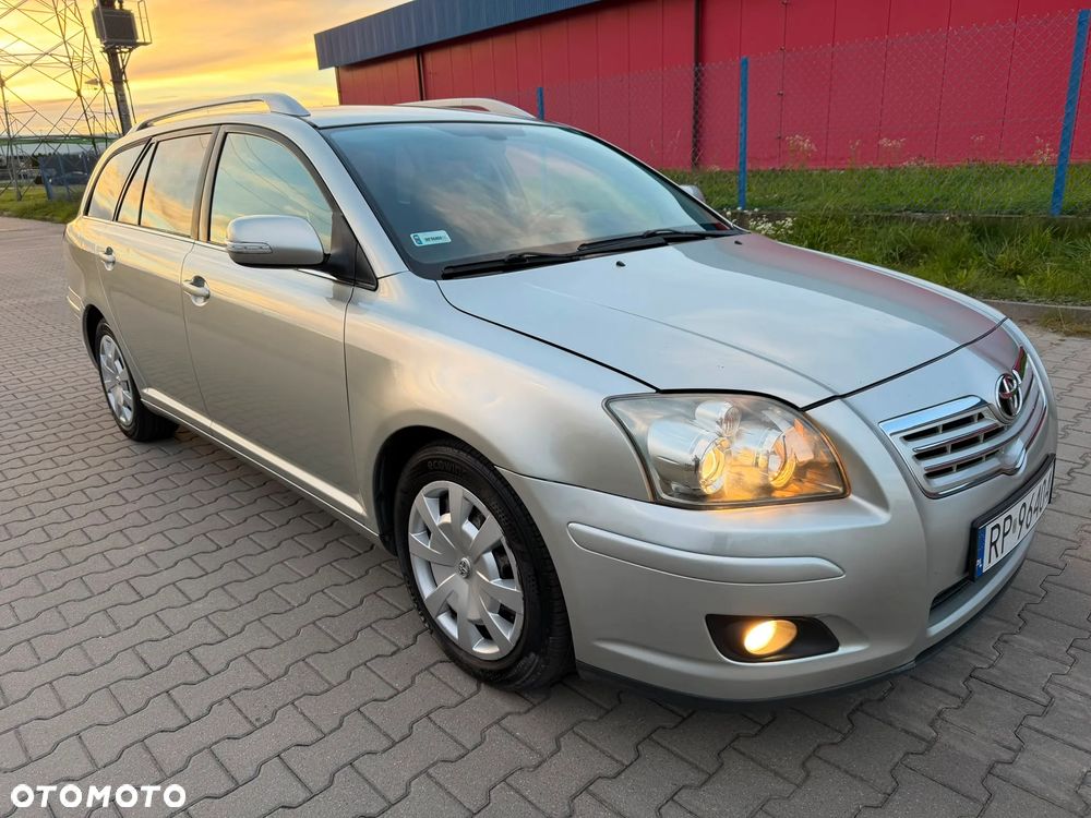 Toyota Avensis 2.0 D-4D Premium - 25