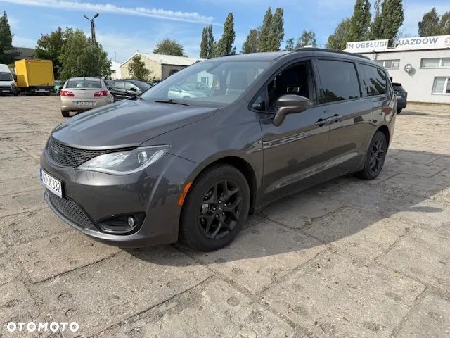 Chrysler Pacifica - 5