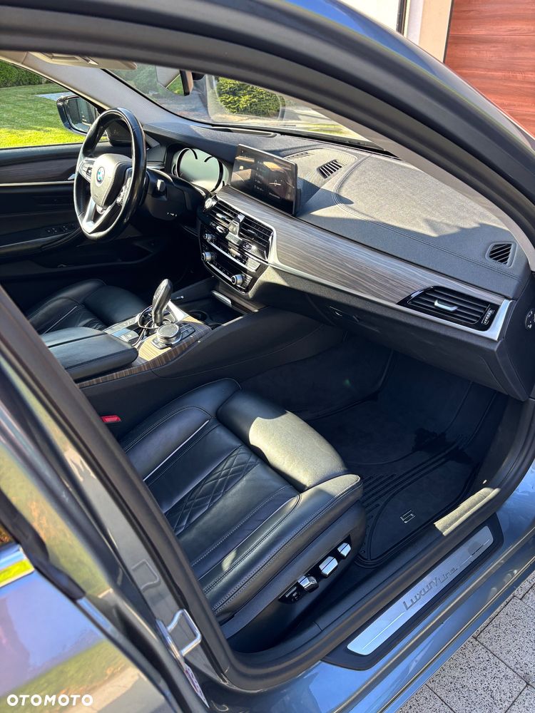 BMW Seria 5 530d xDrive Luxury Line - 12