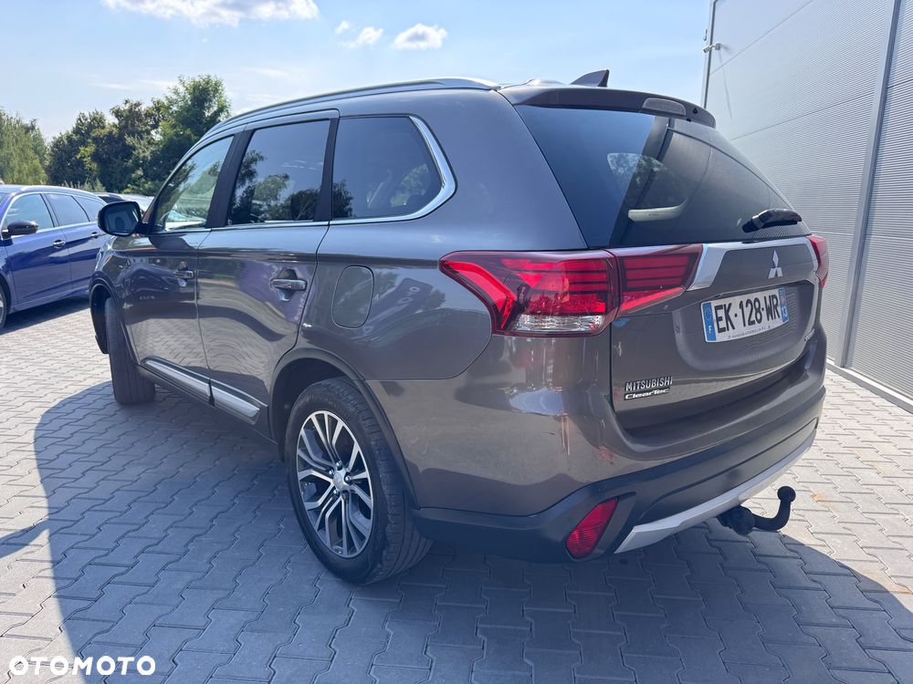 Mitsubishi Outlander 2.2 DID Instyle Navi - 13