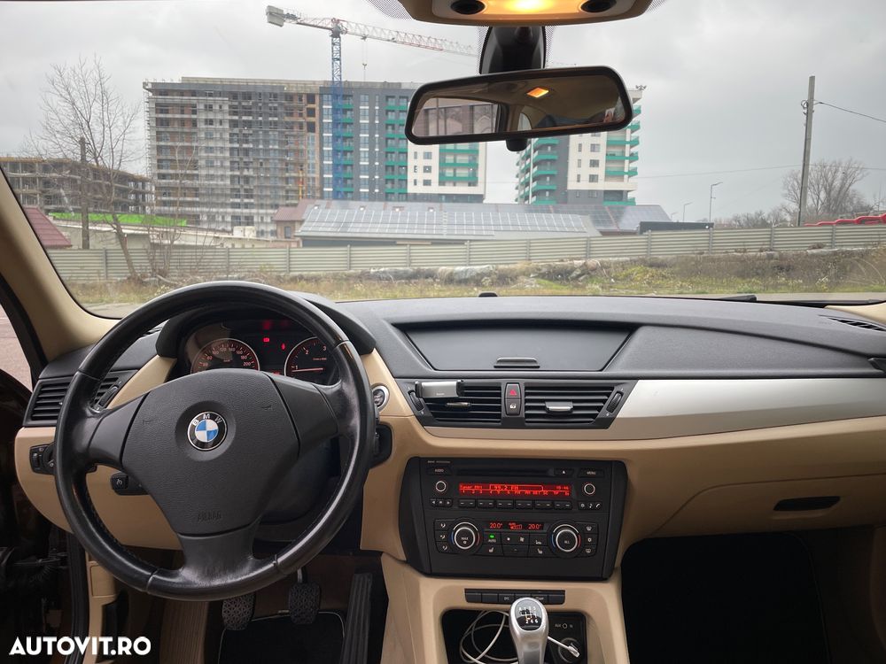 BMW X1 sDrive20d - 14