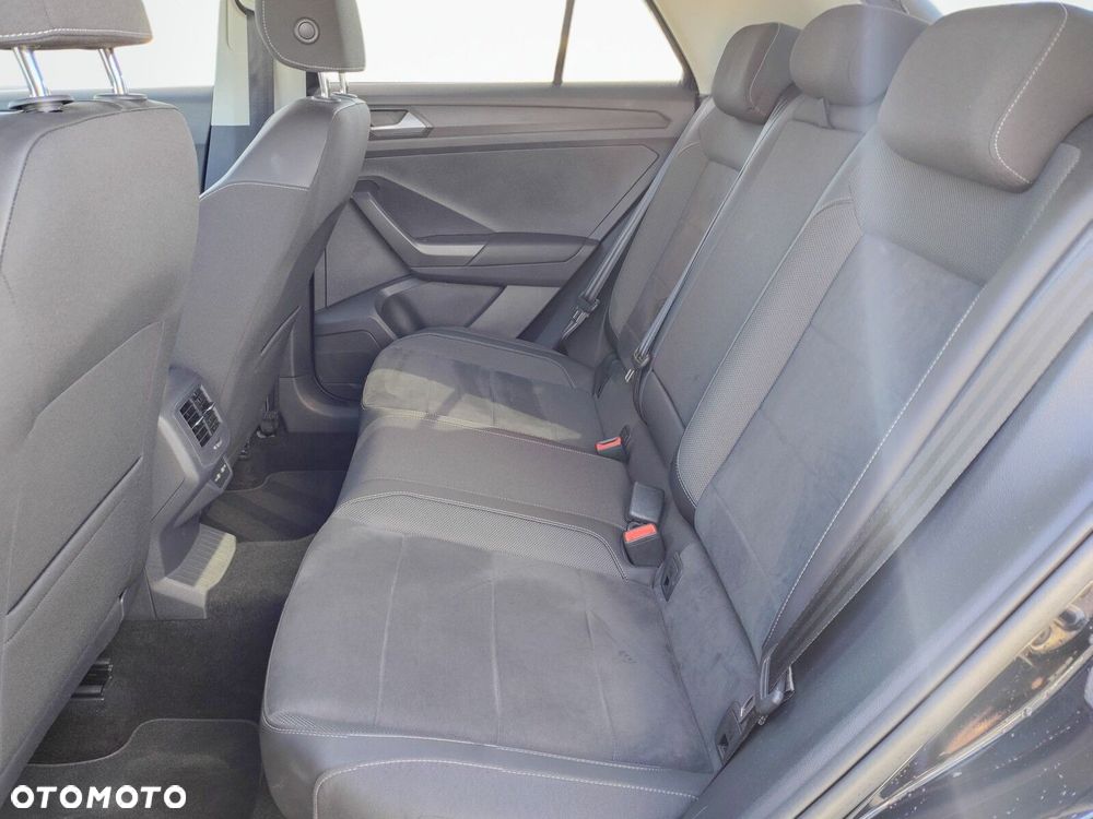 Volkswagen T-Roc - 14