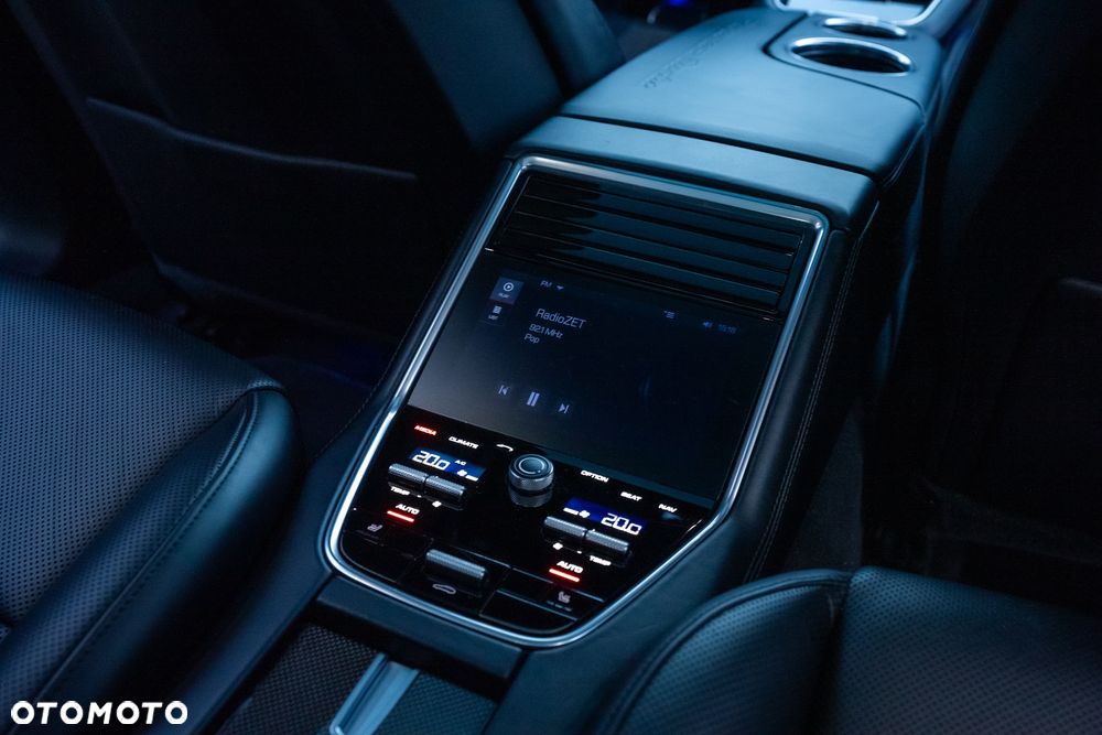 Porsche Panamera Turbo - 16