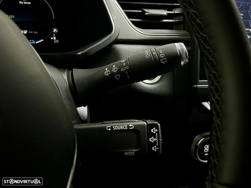 Renault Captur E-TECH 160 INTENS - 16