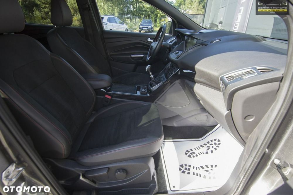Ford Kuga 1.5 EcoBoost 2x4 ST-Line - 36