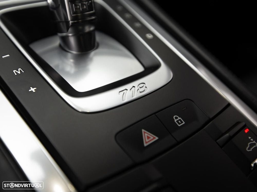 Porsche 718 Cayman - 28