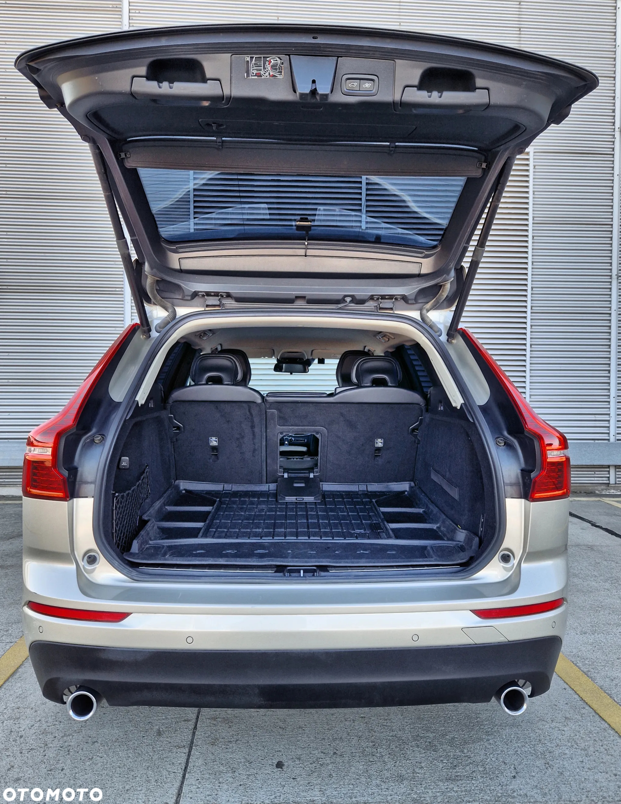Volvo XC 60 D4 SCR Momentum - 13