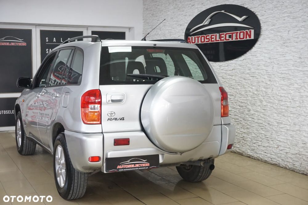 Toyota RAV4 D-4D 4x4 - 6