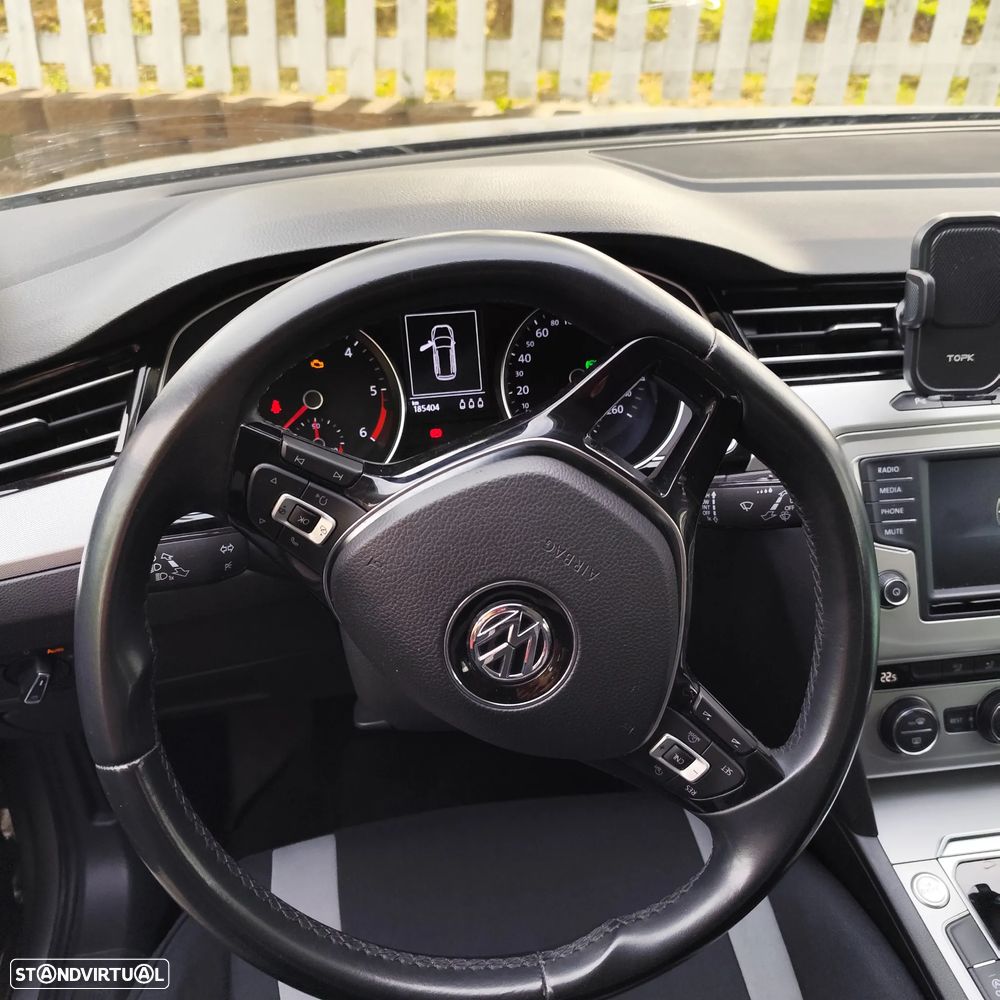 VW Passat Variant 1.6 TDI Highline DSG - 3