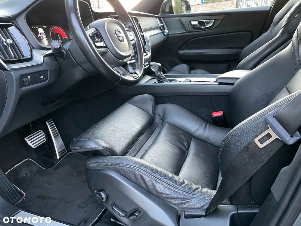 Volvo V60 D4 R-Design - 18