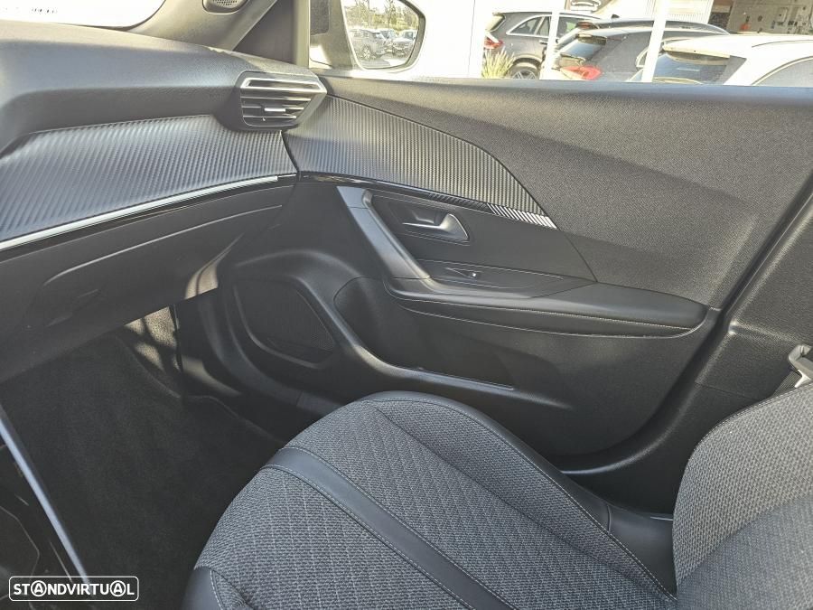 Peugeot 2008 1.2 Hybrid Allure e-DCS6 - 22