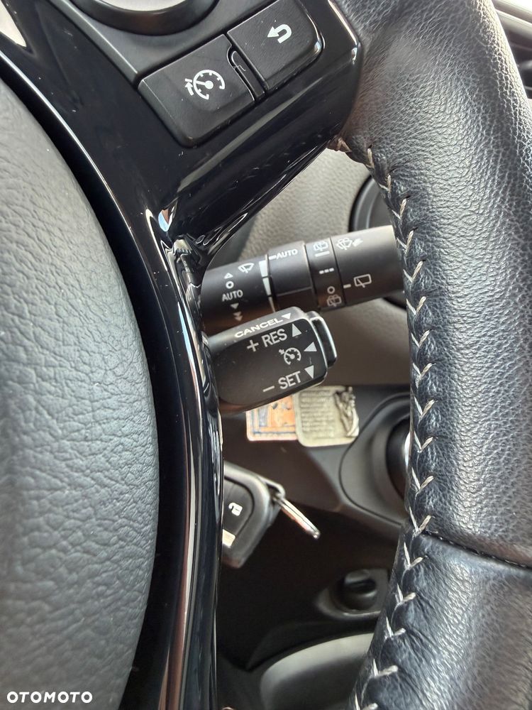 Toyota Yaris 1.5 Premium CVT - 14