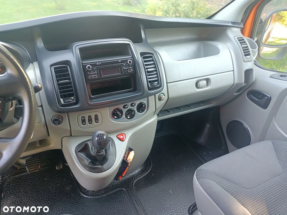 Opel Vivaro - 24