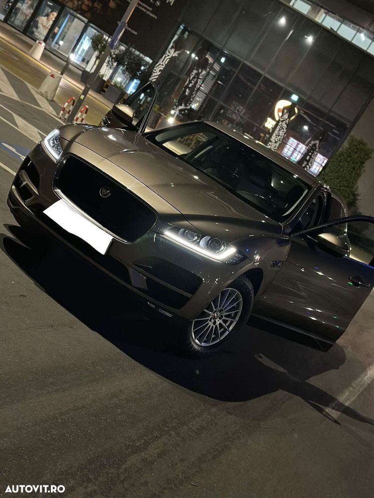 Jaguar F-Pace 20d AWD Pure - 5