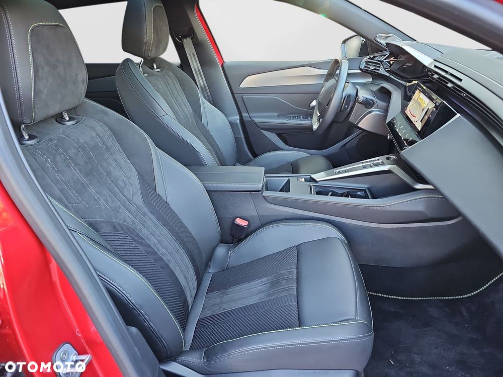 Peugeot 408 - 13