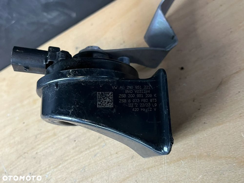 VW Volkswagen Polo 2G Klakson dźwiękowy lewy 2N0951221 - 2