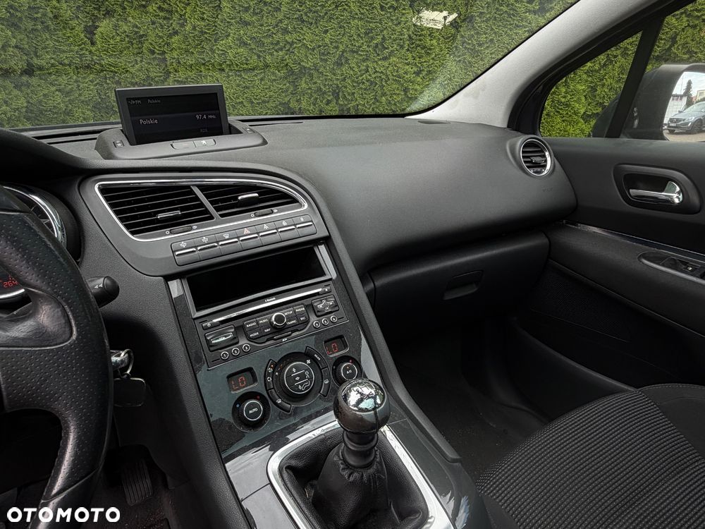 Peugeot 5008 - 15