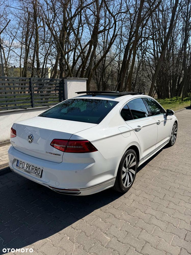 Volkswagen Passat - 2