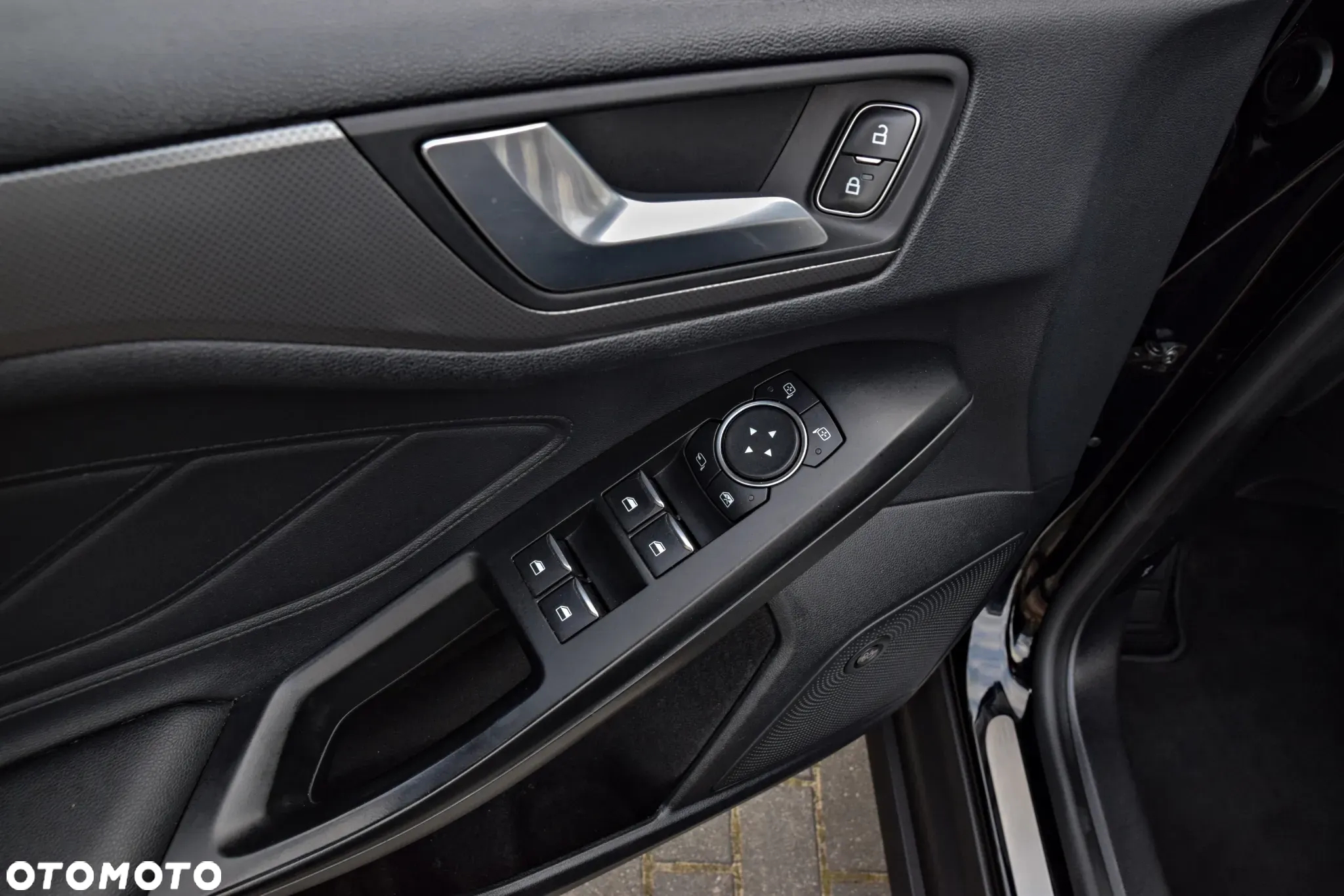Ford Focus 1.5 EcoBoost Titanium X - 37