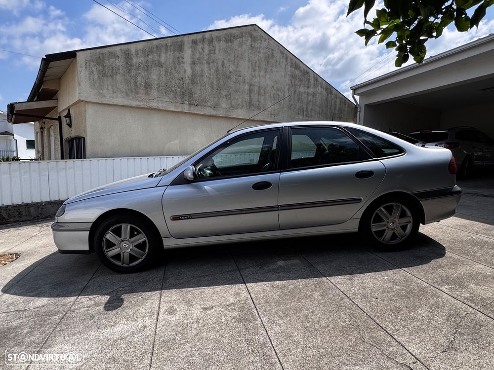 Renault Laguna 1.9 dTi RXE - 2