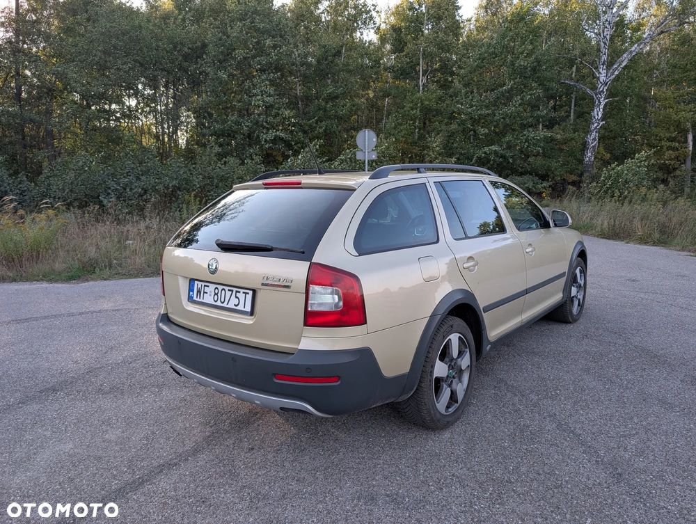 Skoda Octavia 1.8 TSI 4x4 Ambiente - 2