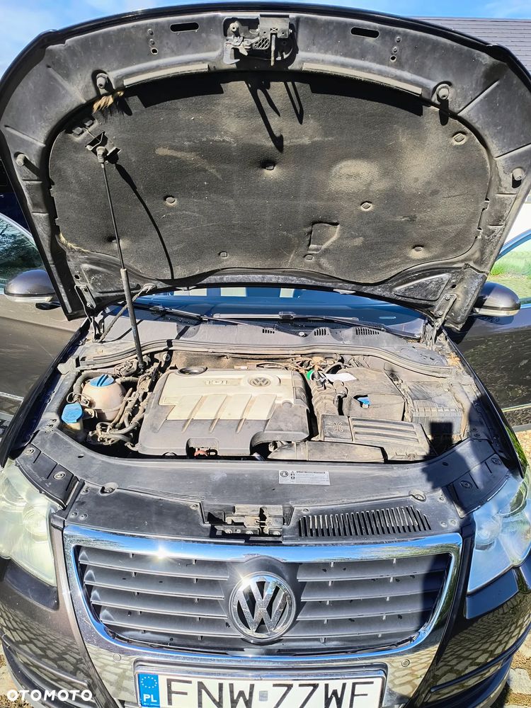 Volkswagen Passat 2.0 TDI DPF Comfortline - 23