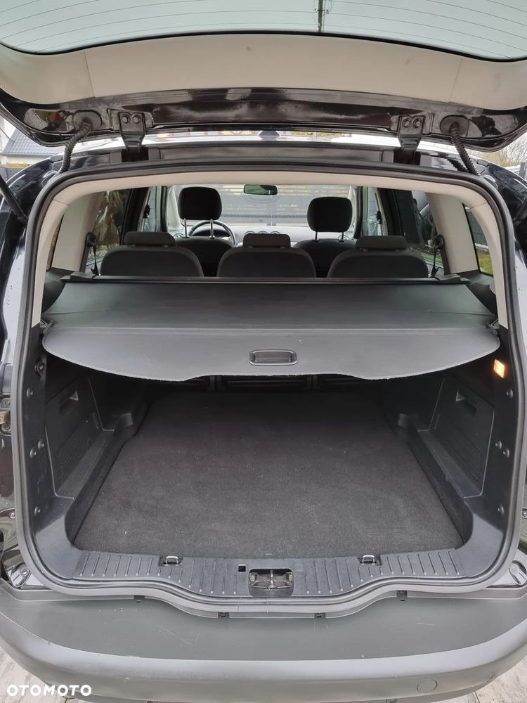 Ford S-Max - 12