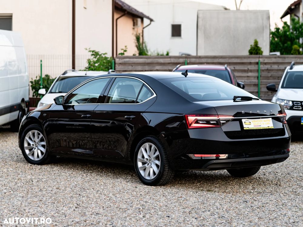 Skoda Superb 2.0 TDI DSG Style - 11