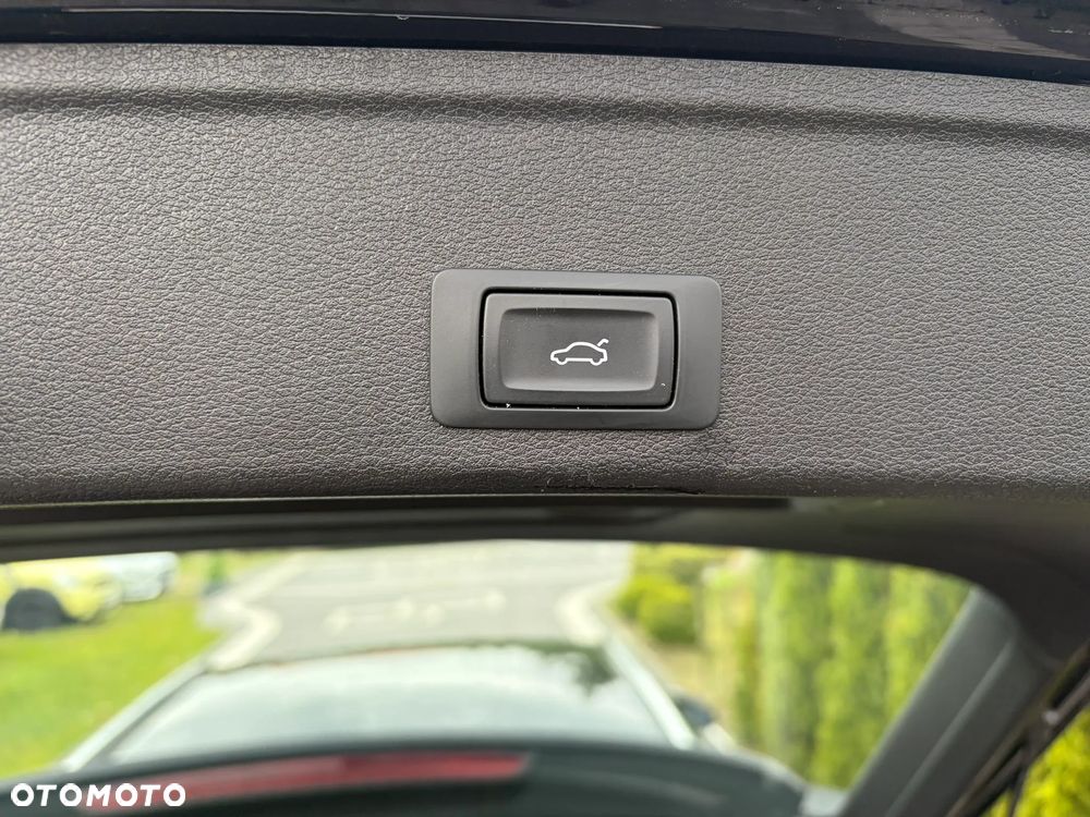 Audi A4 Avant 2.0 TDI S tronic - 25