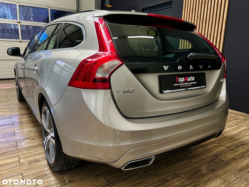 Volvo V60 D4 Geartronic Summum - 11