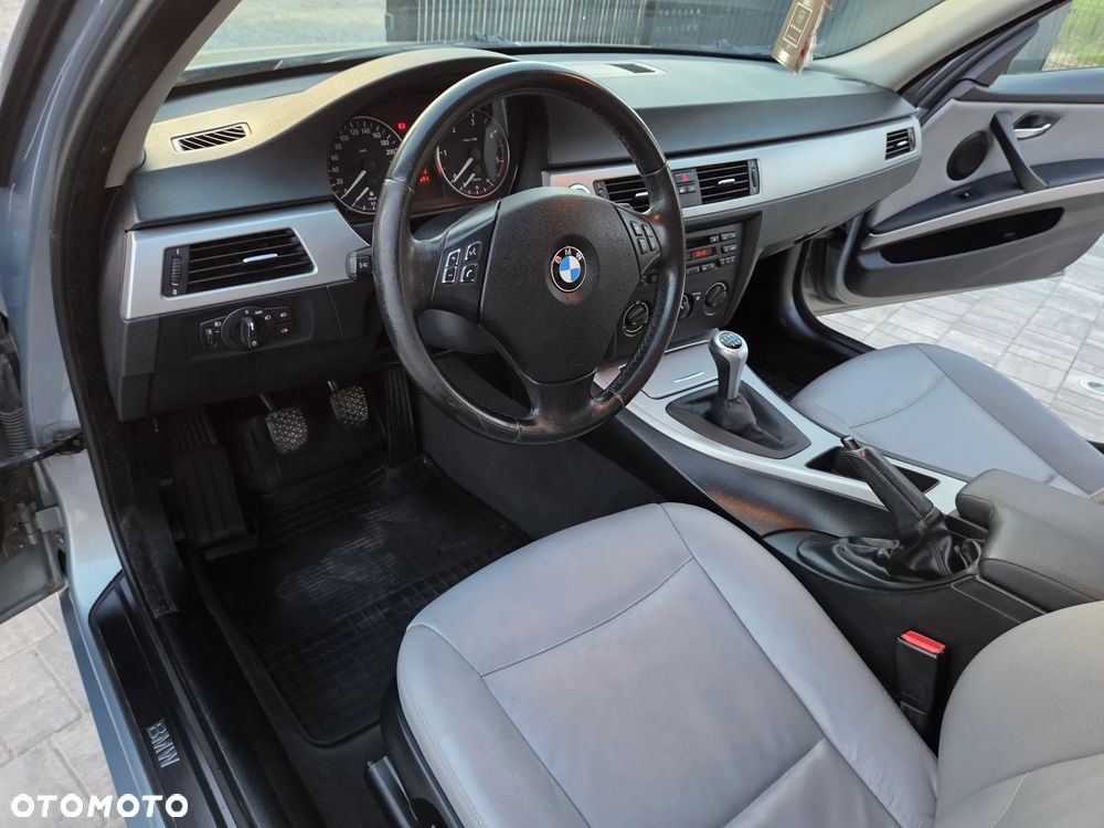 BMW Seria 3 318d DPF - 28