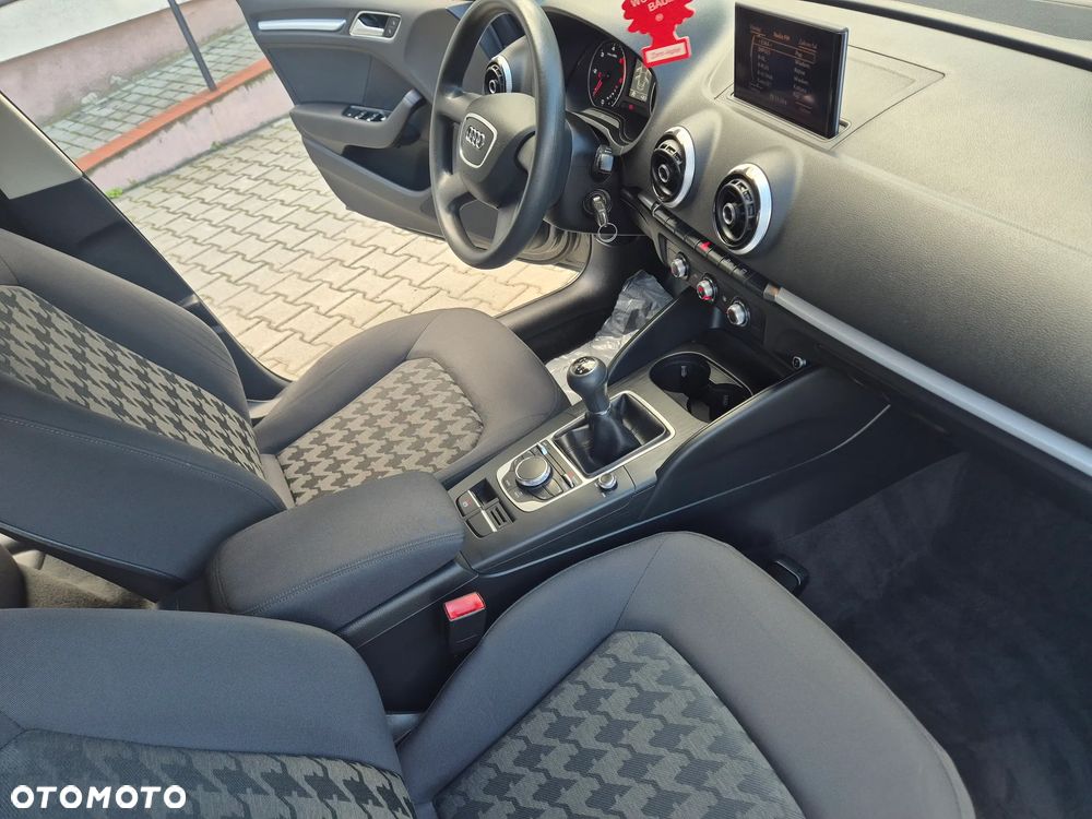 Audi A3 Sportback 1.6 TDI Attraction - 29