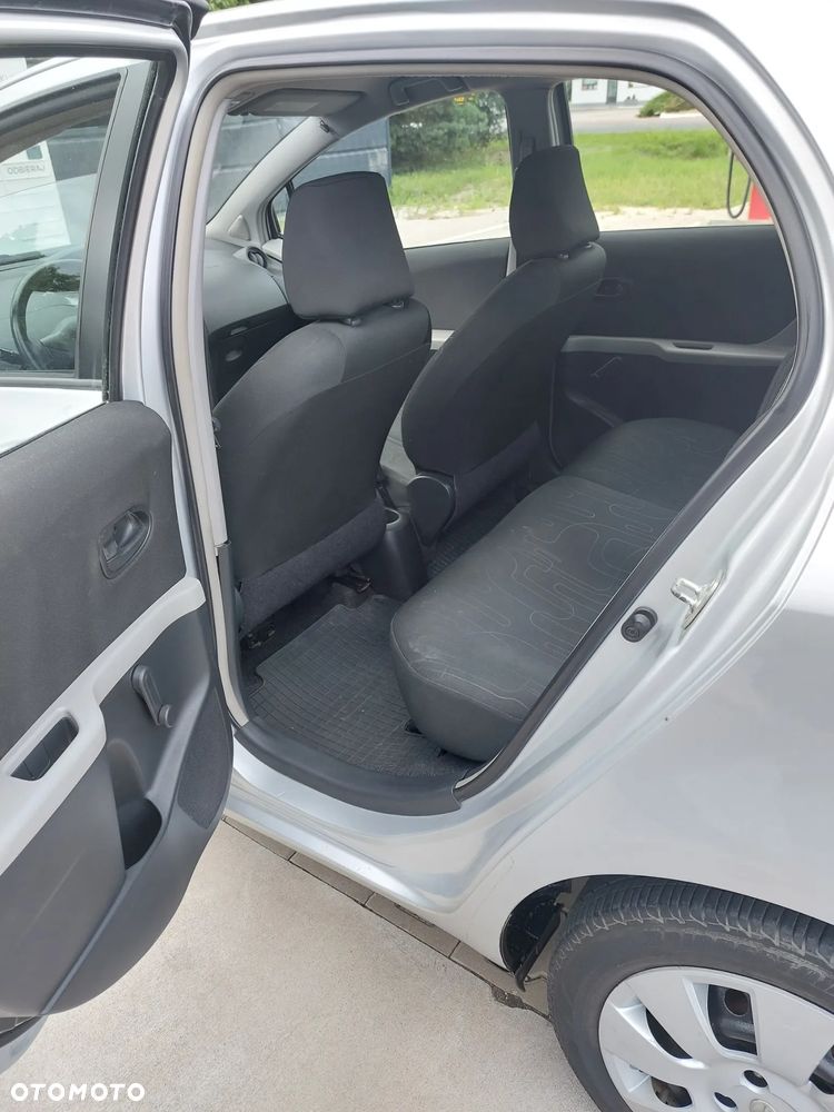Toyota Yaris 1.33 Sol - 5