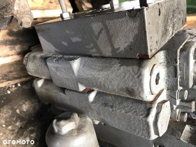 Fendt [Nowy Model] - Rozdzielacz - 5