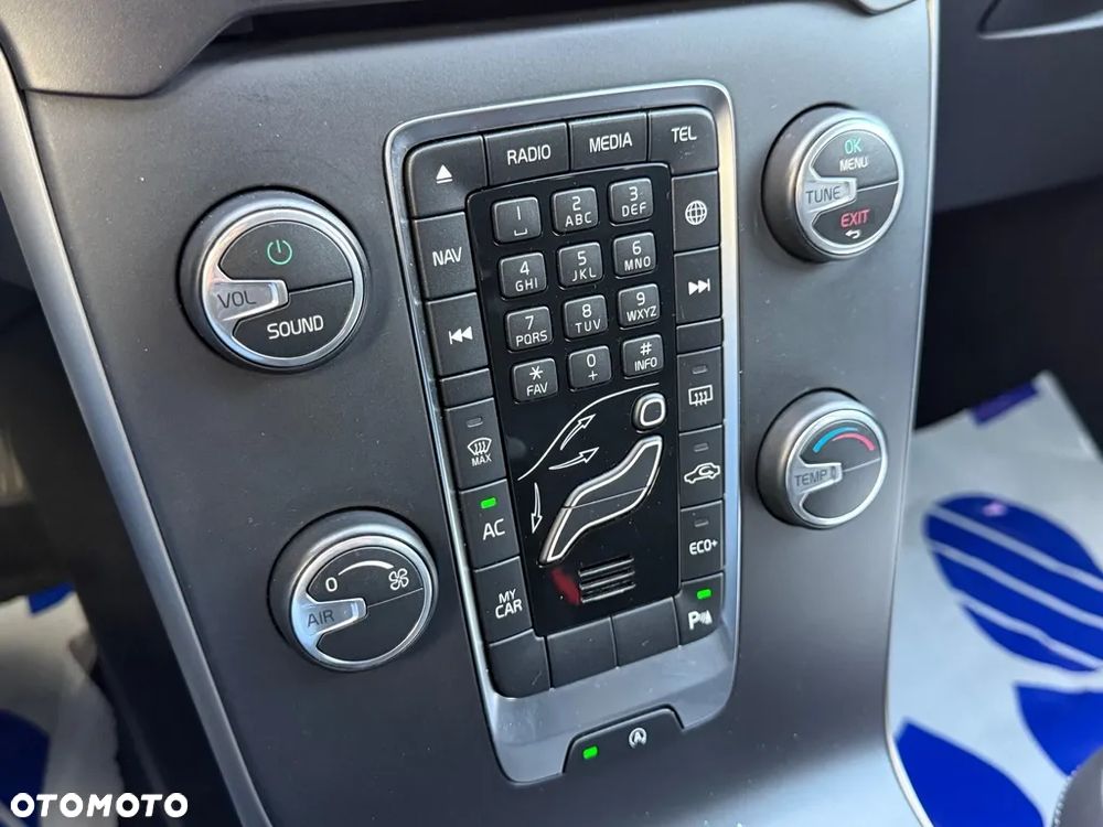 Volvo V40 D2 Drive-E Momentum - 32