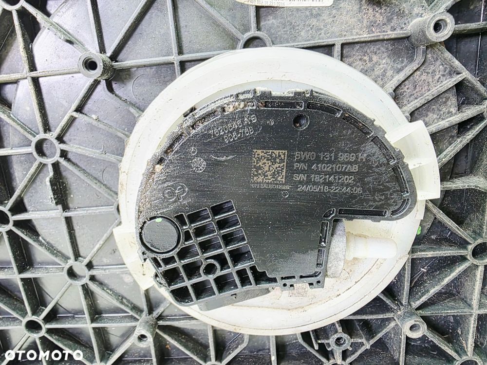 ZBIORNIK POMPA PŁYNU ADBLUE AUDI A4 B9 A5 8W 8W0131878BG 8W0131969H - 10
