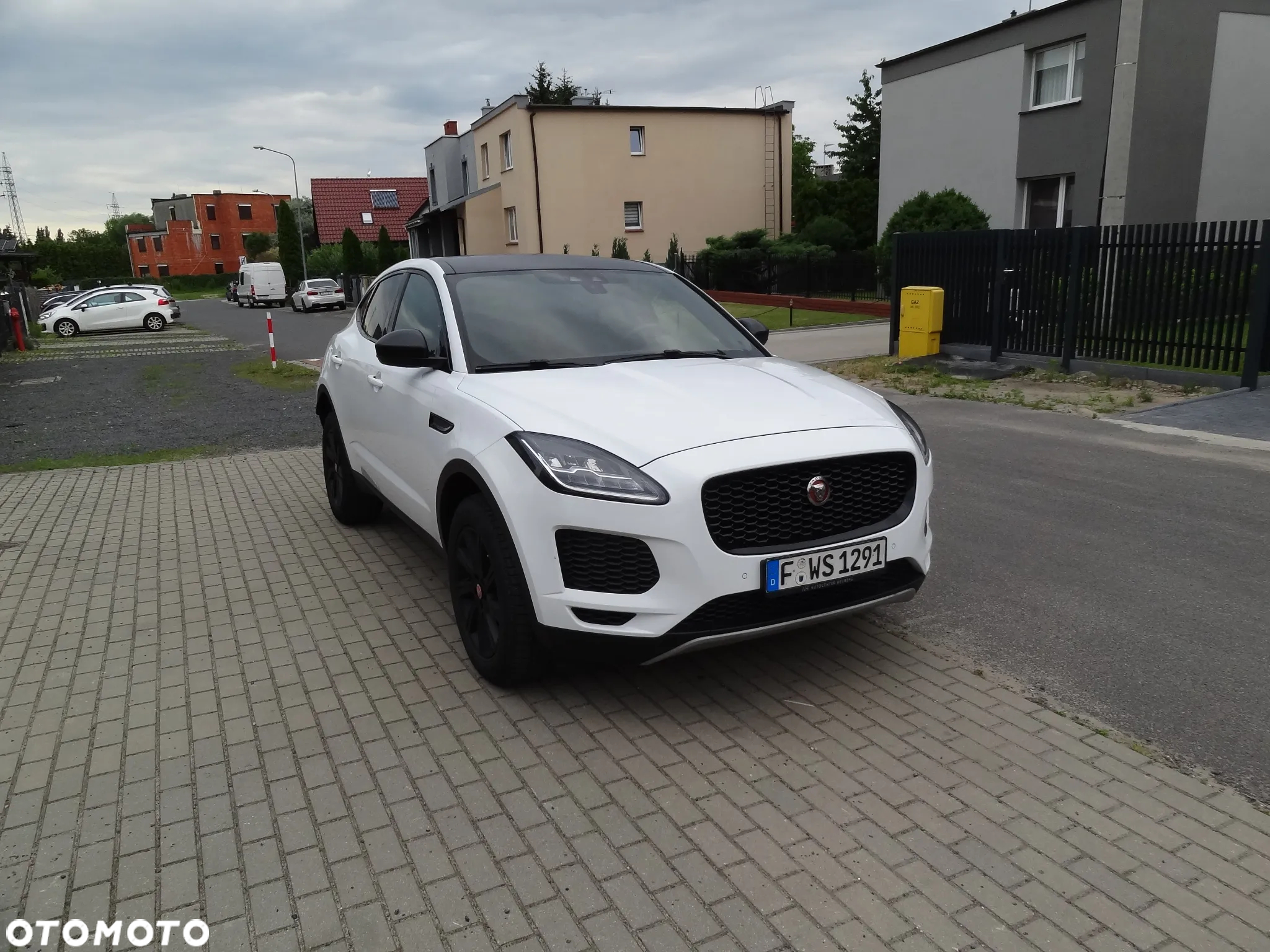 Jaguar E-Pace - 11