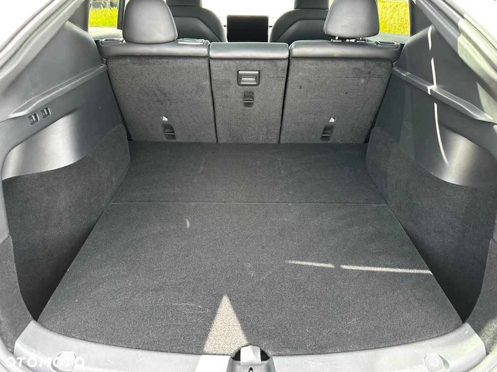 Tesla Model Y Long Range AWD - 10