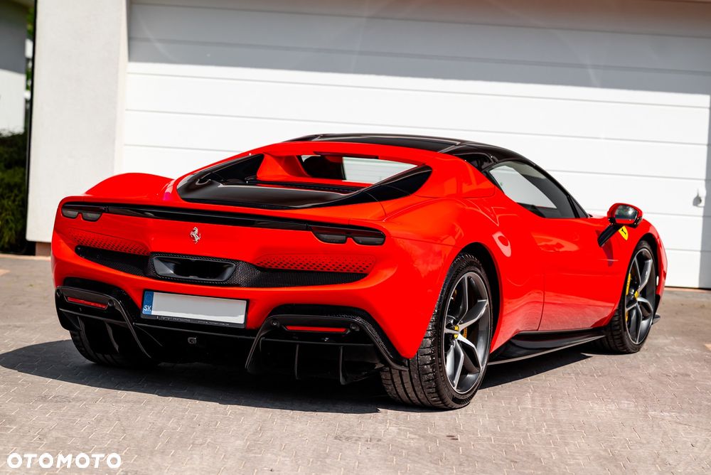 Ferrari 296 GTS - 10