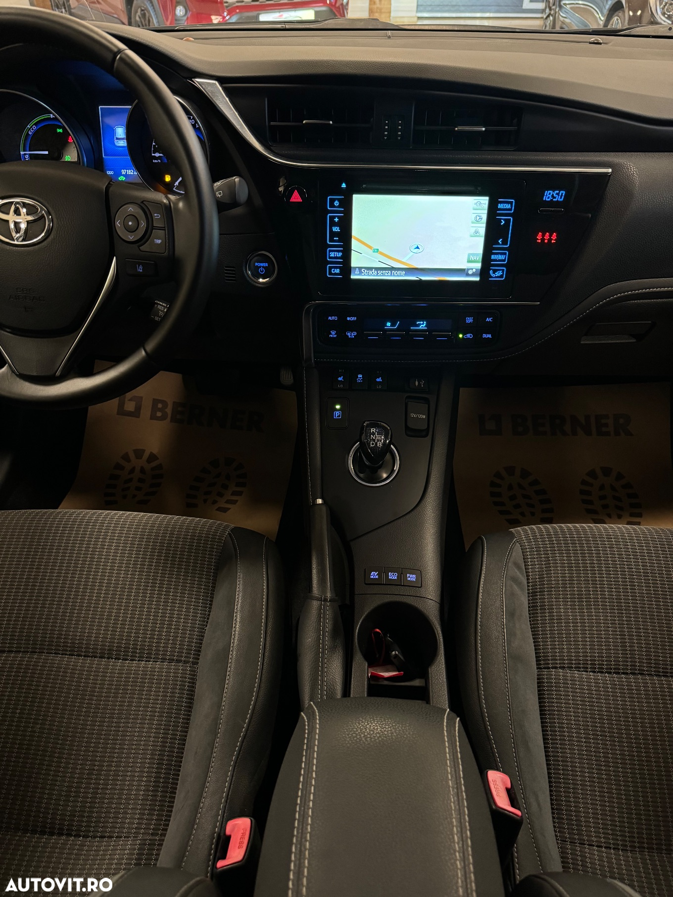 Toyota Auris 1.8 L VVT-i Hybrid Luna - 23