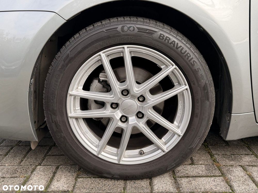 Toyota Avensis 1.6 D-4D Active - 26
