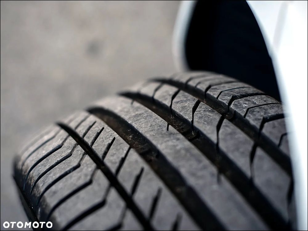 Mercedes-Benz Klasa C 180 BlueEFFICIENCY 7G-TRONIC Avantgarde - 13