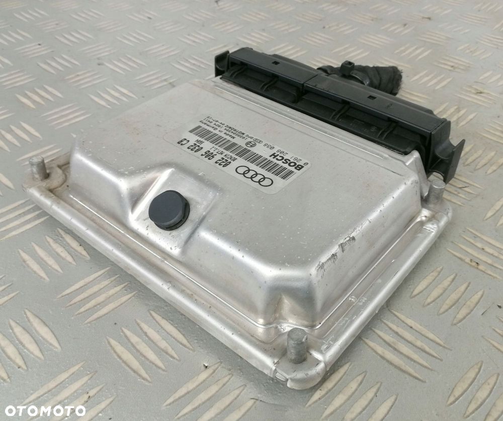 022906032CB 0261208088 komputer silnika AUDI A3 3,2 8P VR6 QUATTRO - 1