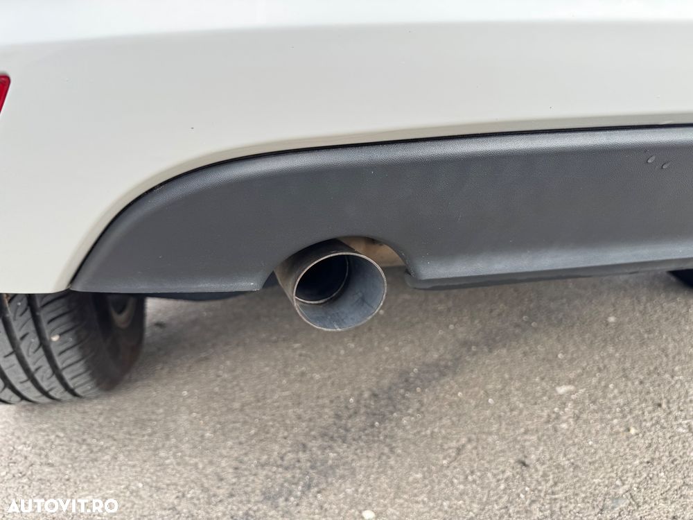 Volkswagen Golf 1.6 TDI DPF Comfortline - 10