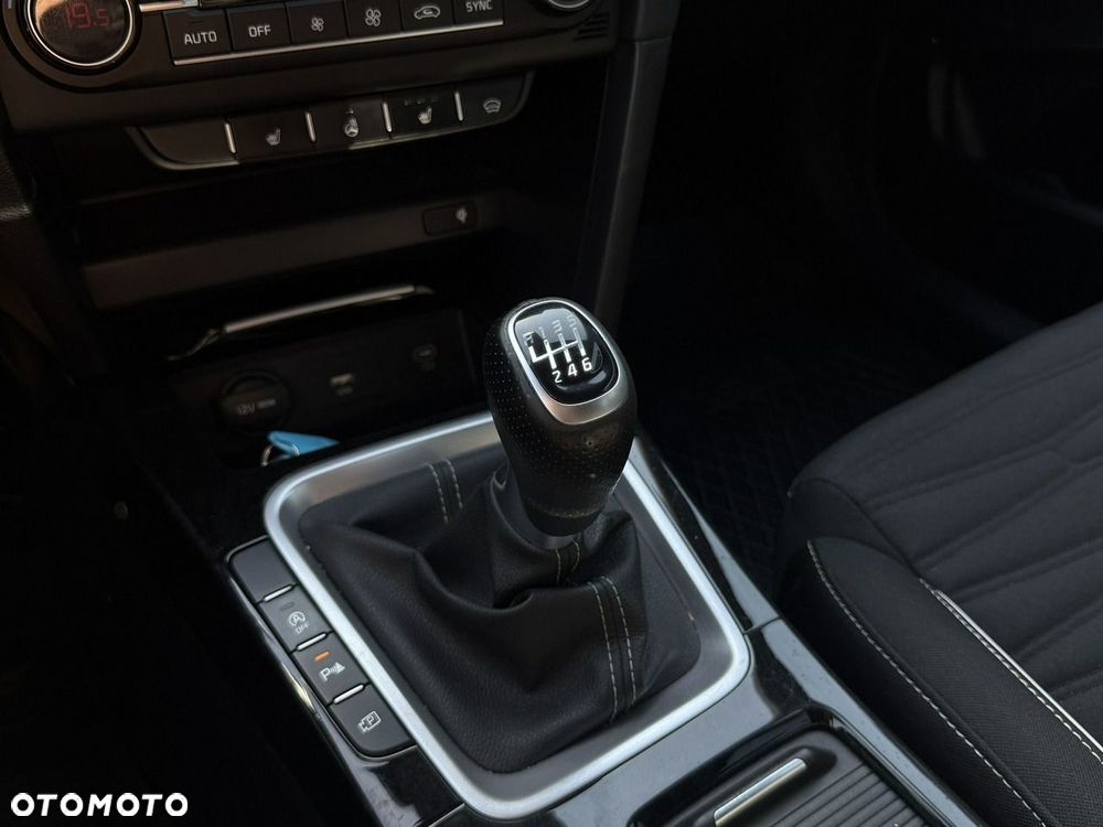 Kia ProCeed 1.5 T-GDI GT Line - 15