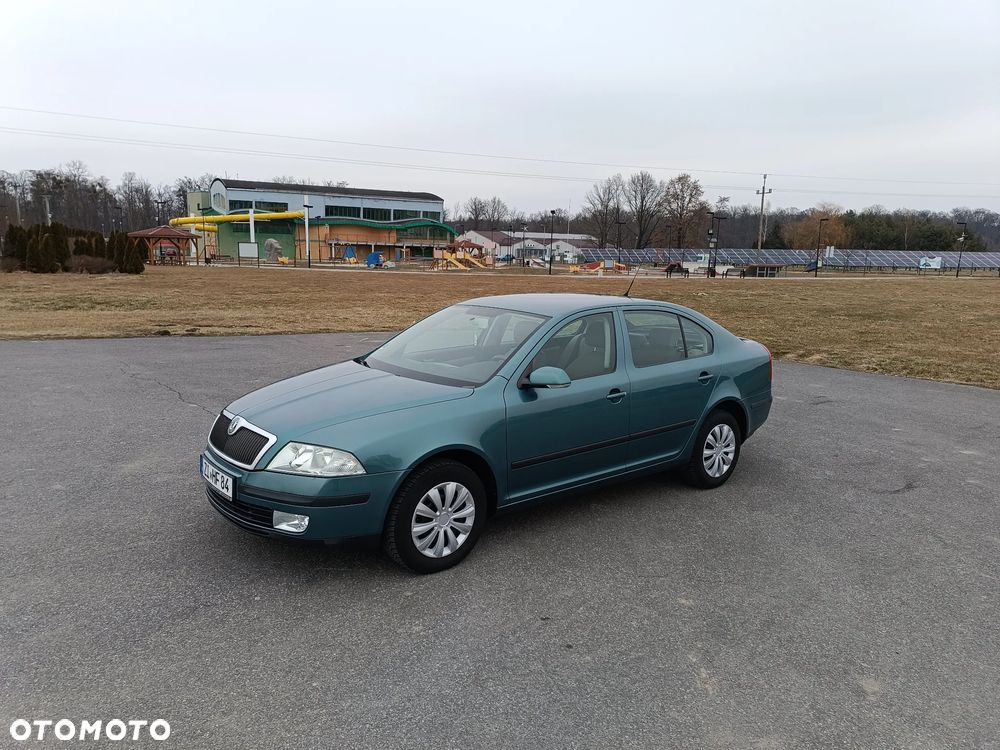Skoda Octavia 1.6 Elegance - 1
